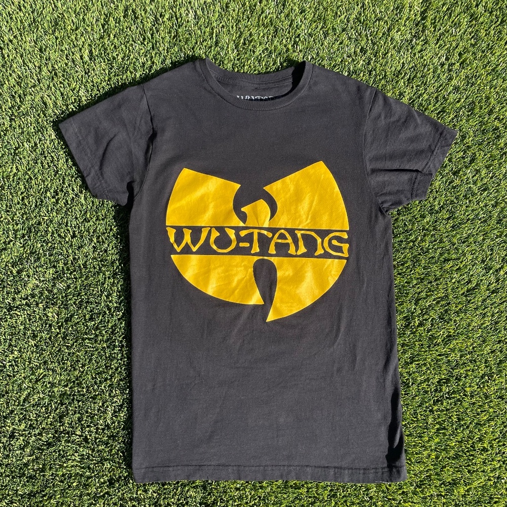 Wu-Tang T-Shirt Women’s Small Faded-Black Yellow Graphic Tee 2021